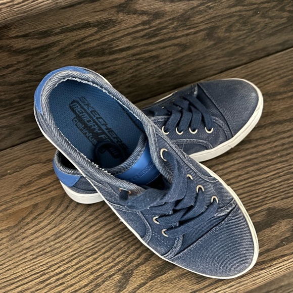 Boy’s Skechers Memory Foam Gel-Infusion Direct Pulse Jump Shift Canvas Sneakers - Picture 2 of 12